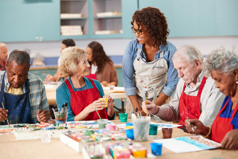 Arts Crafts Are Important For Seniors Heritage Woods   SeniorArtClass 800x534 